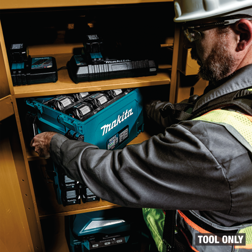 Makita BCC02 Action Shot (pulling box out tool only) - Thumbnail