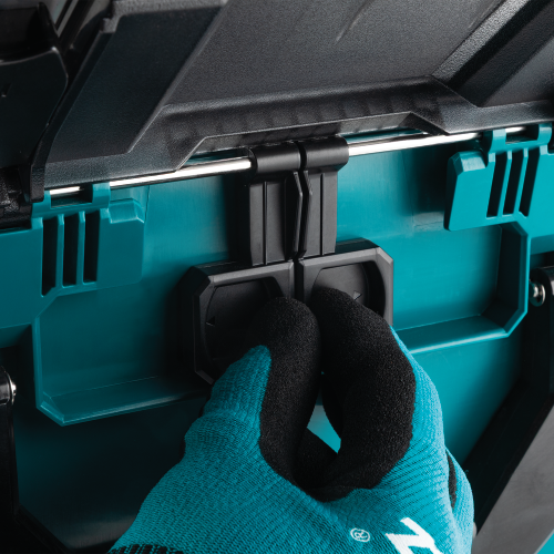 Makita BCC02 Feature Shot (lid pins) - Thumbnail