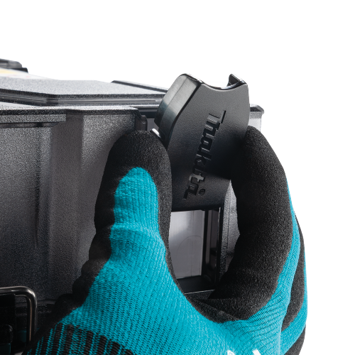 Makita BCC02 Feature Shot (macpac latch) - Thumbnail