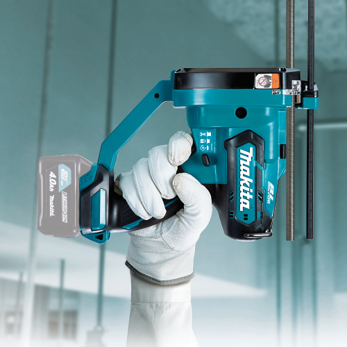 Makita CS01Z Action Shot 1 - Thumbnail