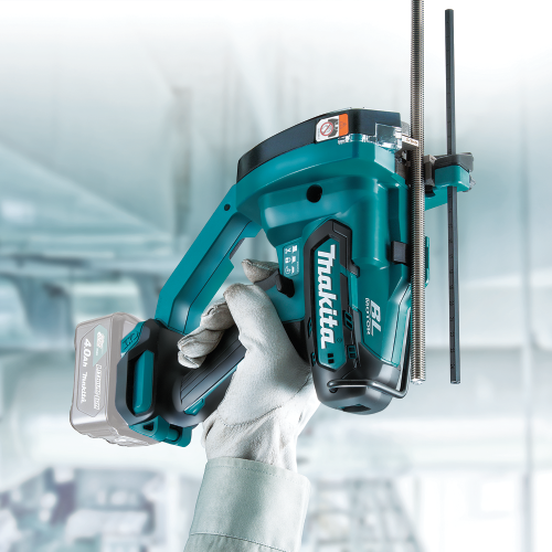 Makita CS01Z Action Shot 2 - Thumbnail