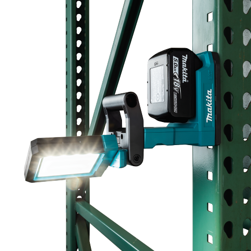 Makita DML819 Feature Shot (magnet mount) - Thumbnail