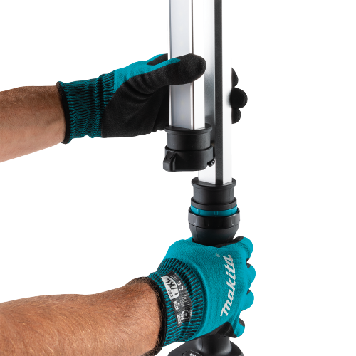 Makita DML818 Feature Shot (collapsed) - Thumbnail