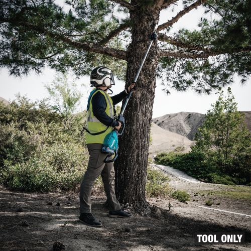 Makita GAU01Z Action Shot 3 - Thumbnail