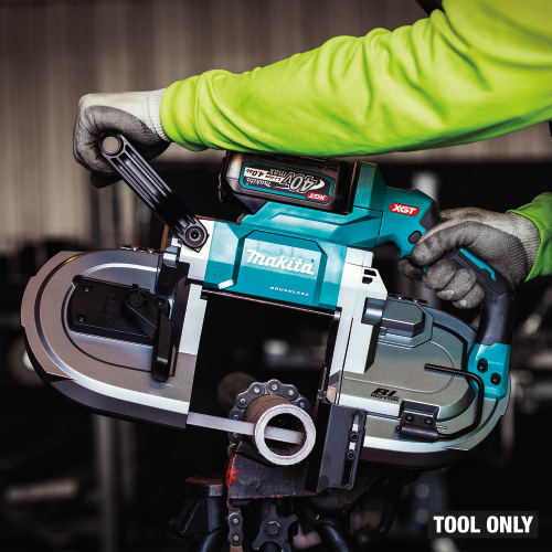 Makita GBP01Z Action Shot 1 - Thumbnail