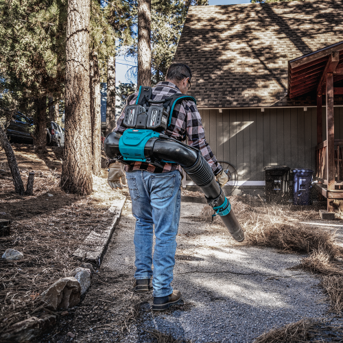 Makita GBU04E Action Shot 12 - Thumbnail
