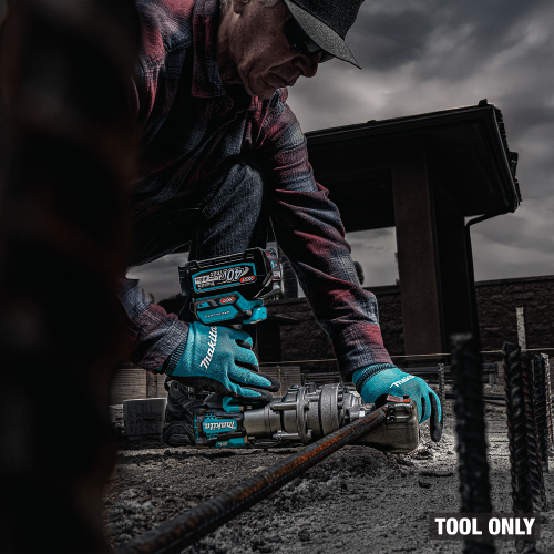 Makita GCS01ZK Action Shot 1 - Thumbnail
