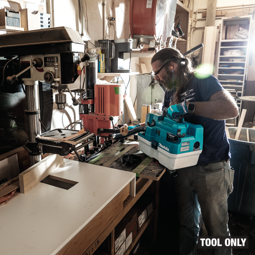 Makita GCV14Z Action Shot (crevas nozzle 2) - Thumbnail