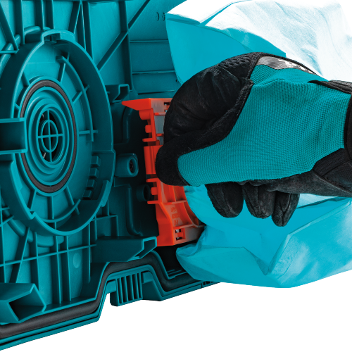 Makita GCV14Z Feature Shot (attaching dust bag) - Thumbnail