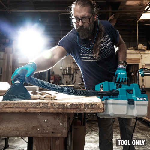 Makita GCV14Z Action Shot (flat nozzle 2) - Thumbnail