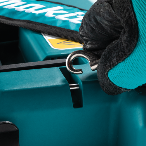 Makita GCV14Z Feature Shot (shoulder strap hook) - Thumbnail