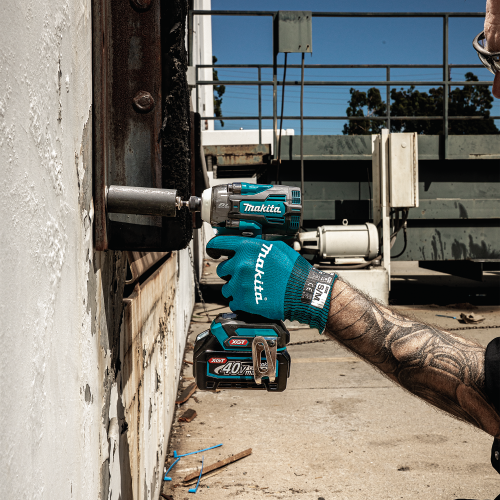 Makita GDT04D Action Shot (lag bolt one handed use) - Thumbnail