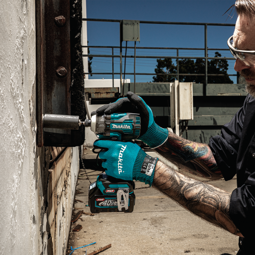 Makita GDT04D Action Shot (lag bolt) - Thumbnail