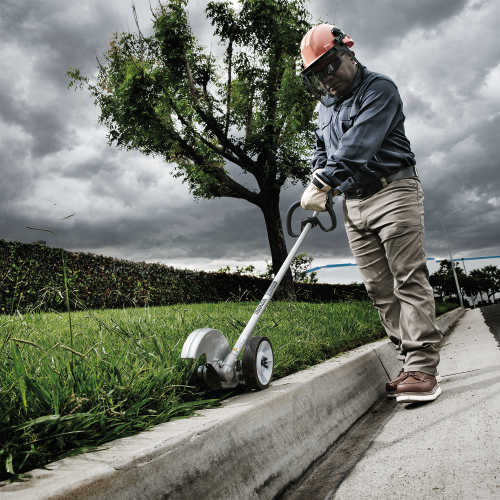 Makita GEU01T Action Shot 1 - Thumbnail