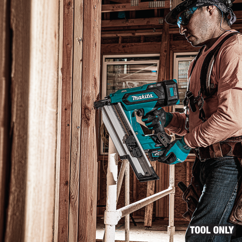 Makita GNB02Z Action Shot 12 - Thumbnail
