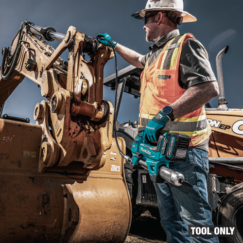 Makita GPG01Z Action Shot 3 - Thumbnail
