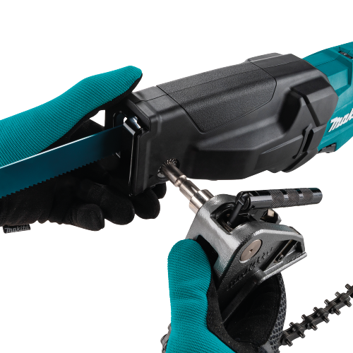 Makita GRJ03Z Feature Shot (installing pipe chain vice) - Thumbnail