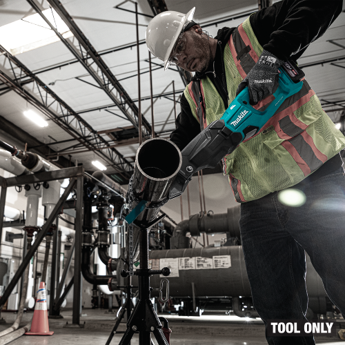 Makita GRJ03Z Action Shot 4 (5inch pipe) - Thumbnail