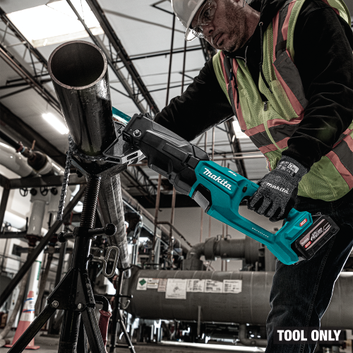 Makita GRJ03Z Action Shot 2 (5inch pipe) - Thumbnail