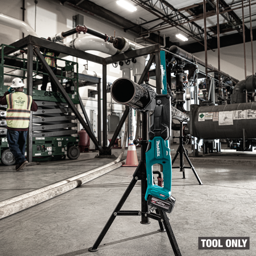 Makita GRJ03Z Feature Shot (on chain clamp) - Thumbnail
