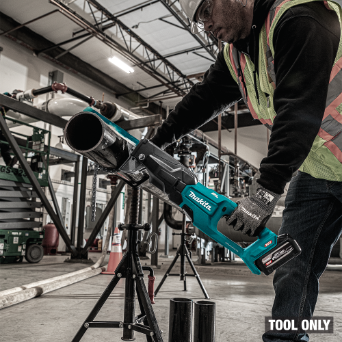 Makita GRJ03Z Action Shot 6 (5inch pipe) - Thumbnail