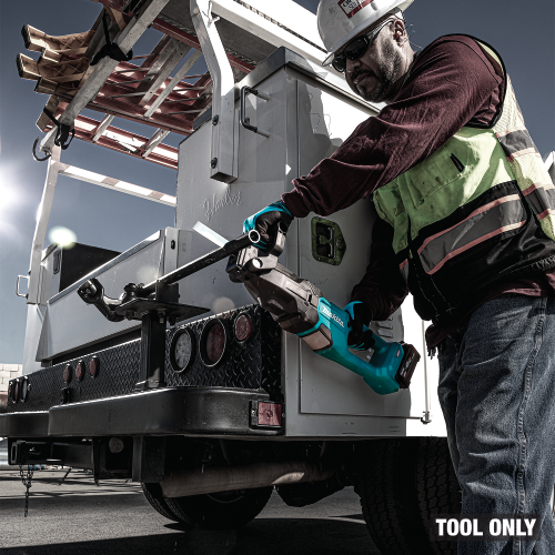 Makita GRJ03Z Action Shot 3 (1inch pipe) - Thumbnail