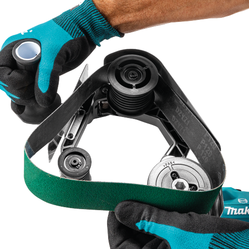 Makita GSB02Z Fature Shot (chaning belt half compressed) - Thumbnail
