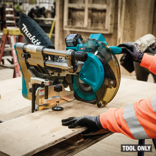 Makita GSL03Z Action Shot (cutting capacity) - Thumbnail
