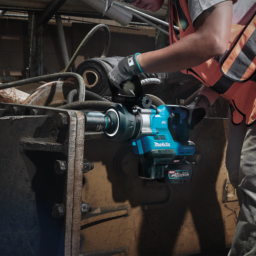 Makita GWT09T Action Shot 10 - Thumbnail