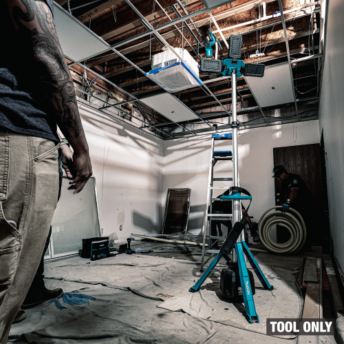 Makita ML014G Action Shot 7 - Thumbnail