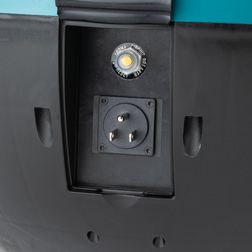 Makita ML010G Feature Shot (male power plug and fuse) - Thumbnail