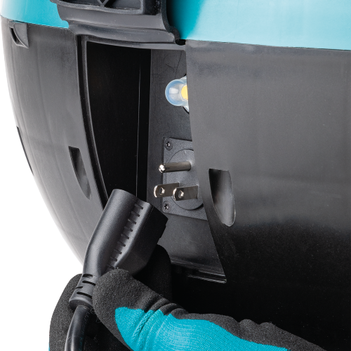 Makita ML010G Feature Shot (female to male power outlet) - Thumbnail