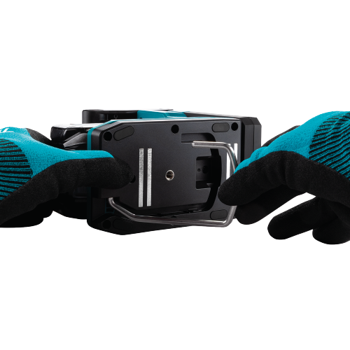 Makita ML013 Feature Shot (taking out hook) - Thumbnail