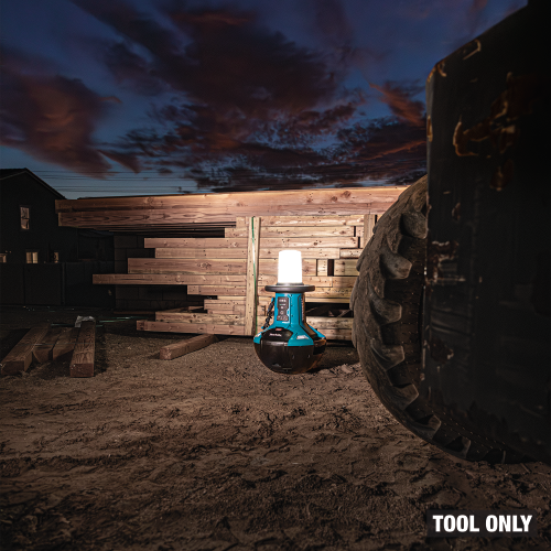 Makita ML010G Action Shot 2 - Thumbnail