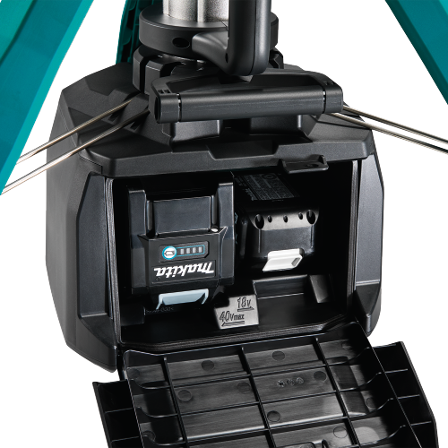 Makita ML014G Feature Shot (dual battery open) - Thumbnail