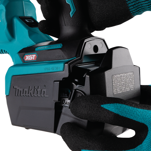 Makita VL001GZ Feature Shot (opening battery encloser) - Thumbnail