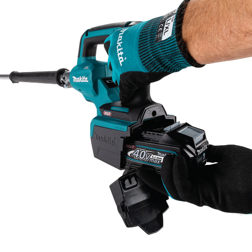 Makita VL001GZ Feature Shot (battery insert) - Thumbnail