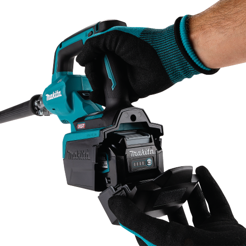 Makita VL001GZ Feature Shot (closing battery enclosure) - Thumbnail