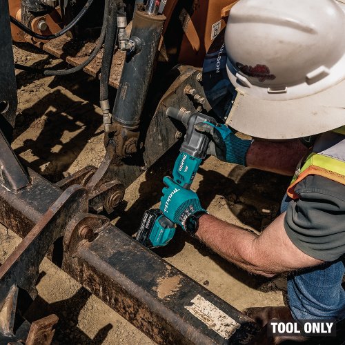 Makita XLT03Z Action Shot 4 (heavy machinery) - Thumbnail