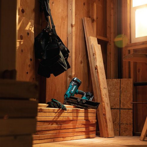 Makita XNB03M1 Beauty Shot 4 - Thumbnail