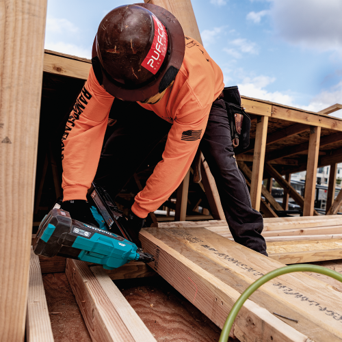 Makita XNB03M1 Action Shot 3 - Thumbnail