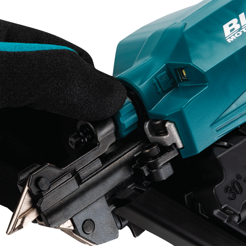 Makita XNB09Z Feature Shot (nail depth adjustment) - Thumbnail