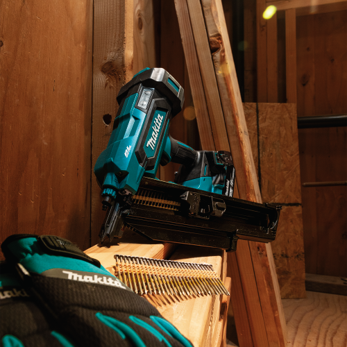 Makita XNB03M1 Beauty Shot 5 - Thumbnail
