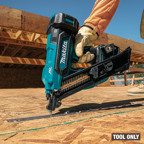 Makita XNB09Z Action Shot 6 - Thumbnail