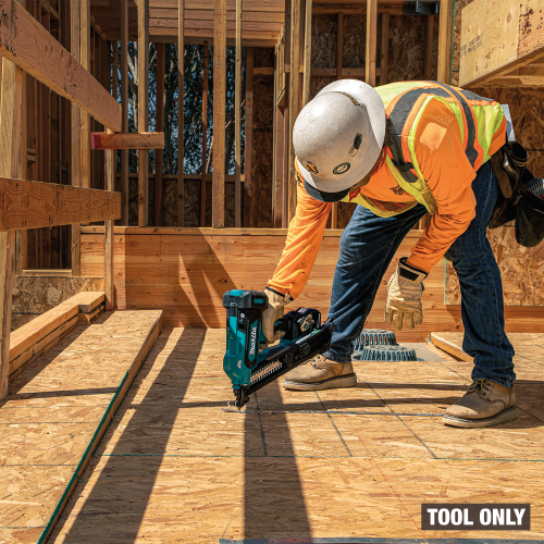 Makita XNB09Z Action Shot 9 - Thumbnail