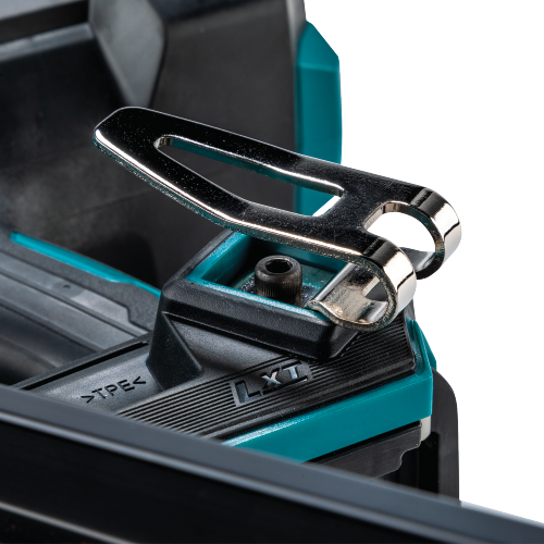 Makita XNB07Z Feature Shot (belt hook) - Thumbnail