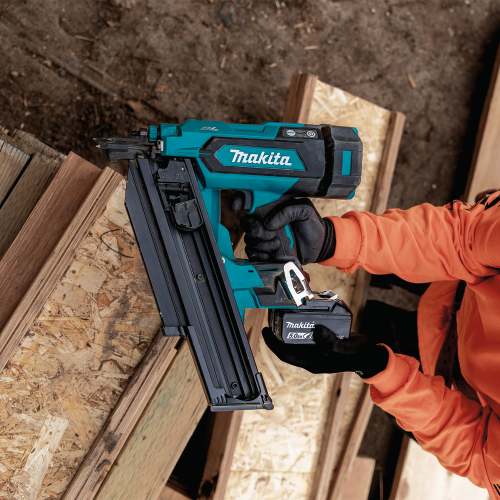 Makita XNB03M1 Feature Shot (battery insert) - Thumbnail
