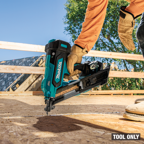 Makita XNB09Z Action Shot 8 - Thumbnail