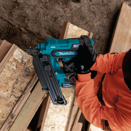 Makita XNB03M1 Feature Shot (power button) - Thumbnail