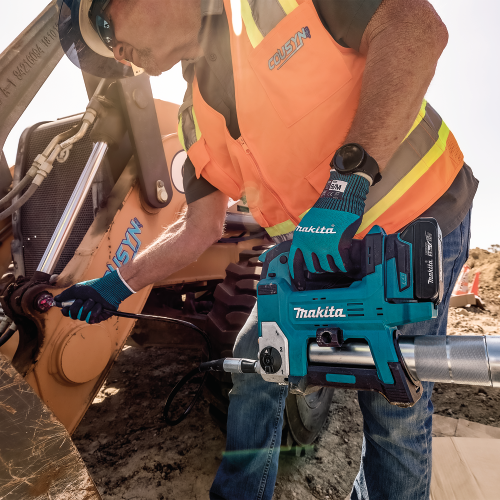 Makita XPG01R Action Shot 3 (heavy machinery) - Thumbnail
